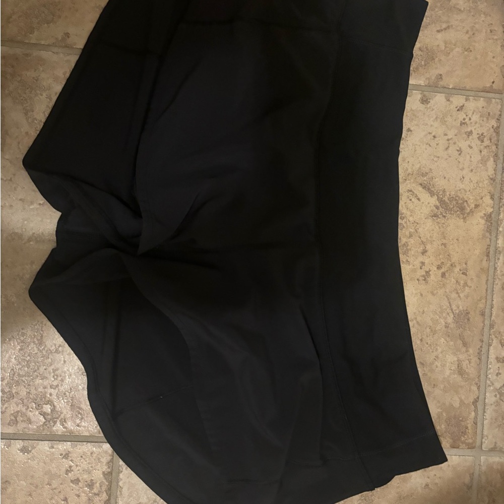 Lululemon speed up short - Size 8